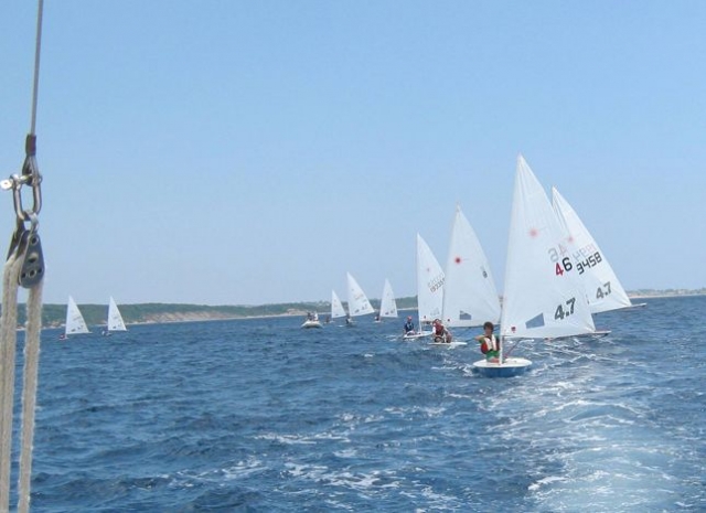 Grupo de alumnos en el mar